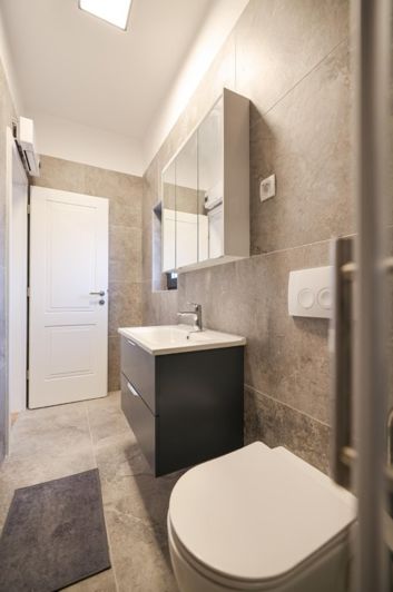 Image No.9-5 Bed Property for sale