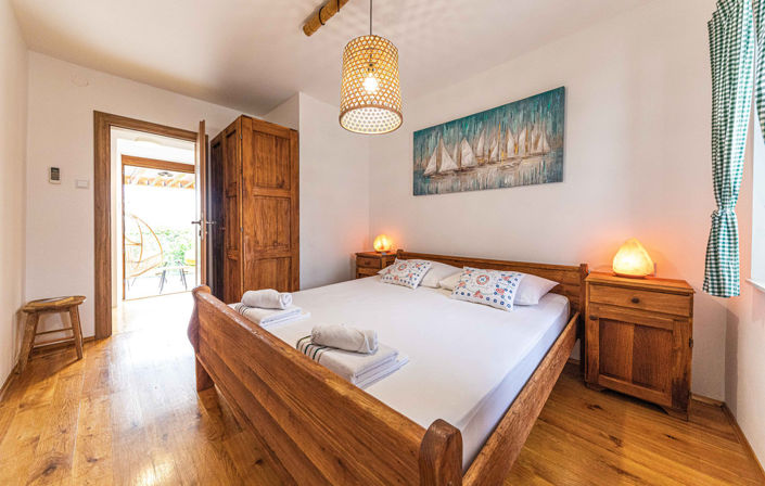 Image No.16-3 Bed Property for sale