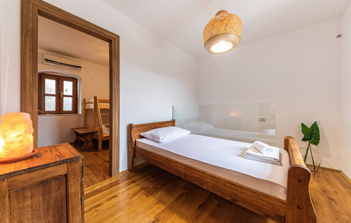 Image No.18-3 Bed Property for sale