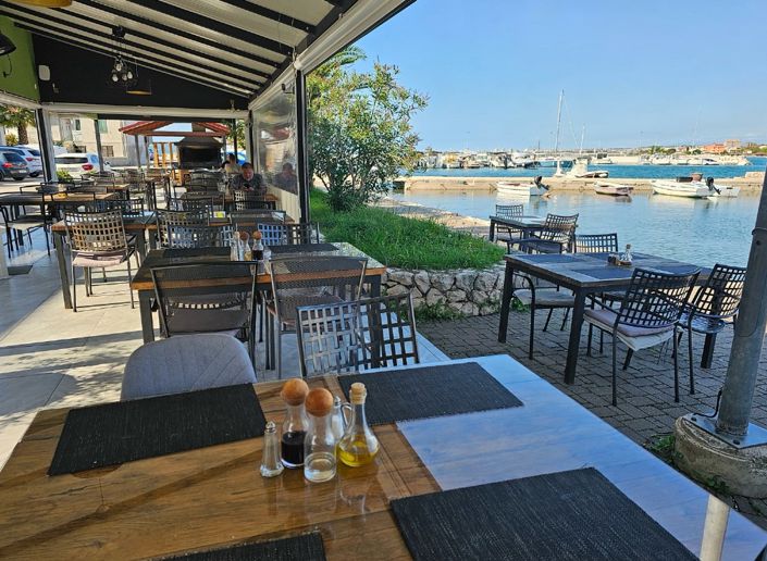 Image No.7-6 Bed Property for sale