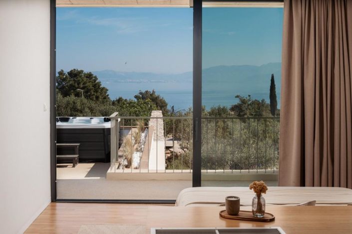 Image No.12-3 Bed Property for sale