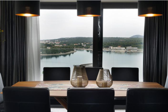 Image No.13-4 Bed Property for sale