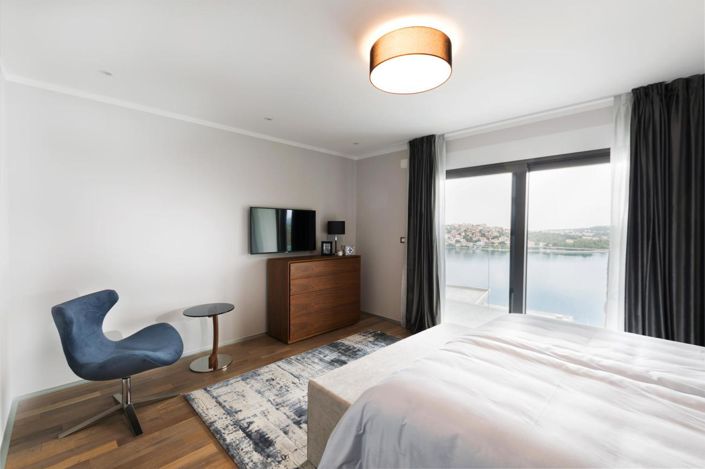 Image No.16-4 Bed Property for sale