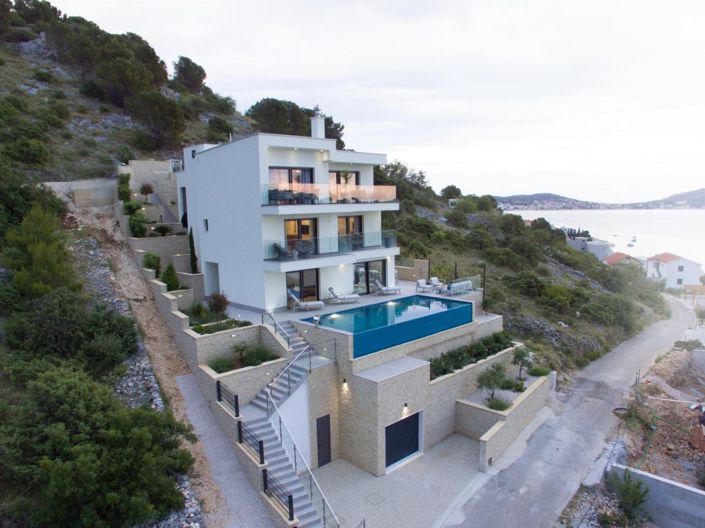 Image No.8-4 Bed Property for sale