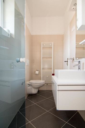 Image No.20-8 Bed Property for sale