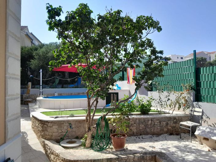 Image No.12-5 Bed Property for sale