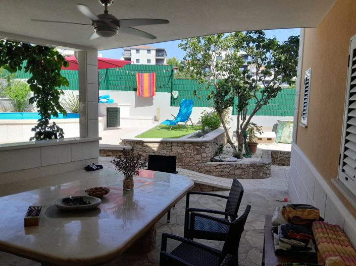 Image No.18-5 Bed Property for sale