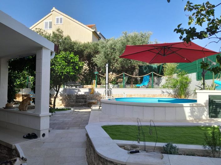 Image No.2-5 Bed Property for sale