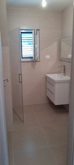 Image No.22-5 Bed Property for sale