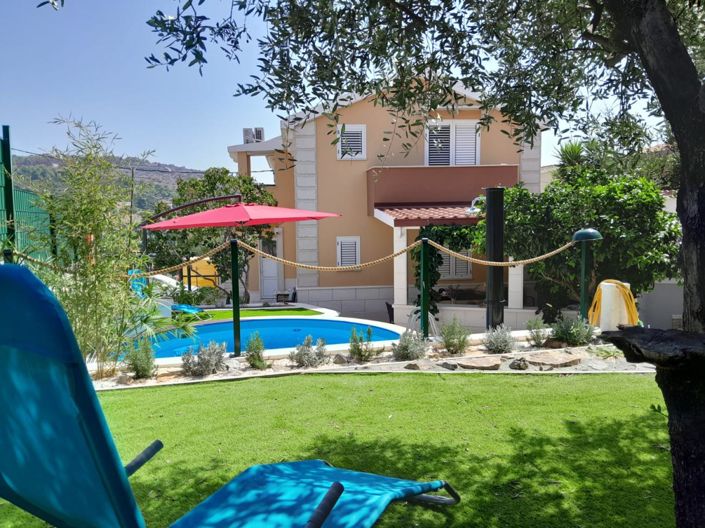 Image No.3-5 Bed Property for sale