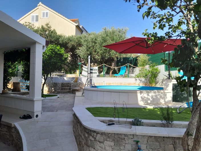 Image No.6-5 Bed Property for sale