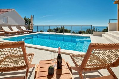 1 - Hvar, Propriété