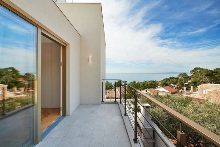 Image No.20-4 Bed Property for sale