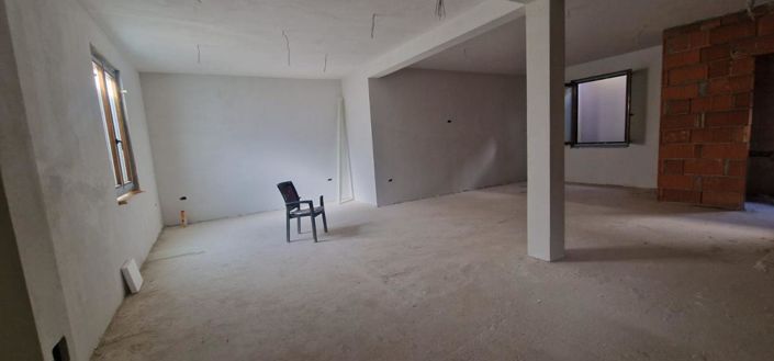 Image No.15-4 Bed Property for sale