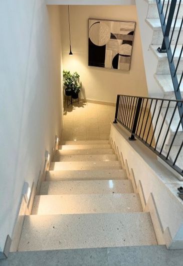 Image No.17-4 Bed Property for sale