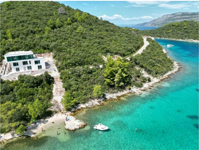 Image No.2-4 Bed Property for sale