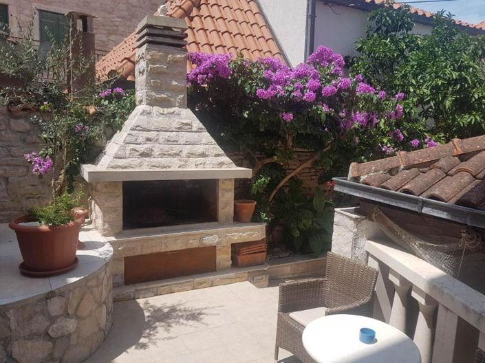 Image No.7-8 Bed Property for sale