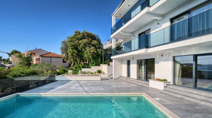 Image No.3-5 Bed Property for sale