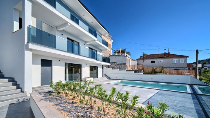 Image No.4-5 Bed Property for sale