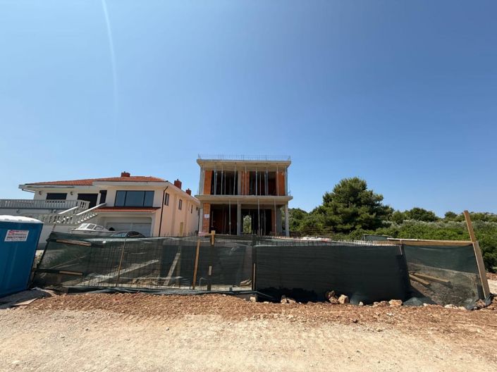 Image No.10-4 Bed Property for sale