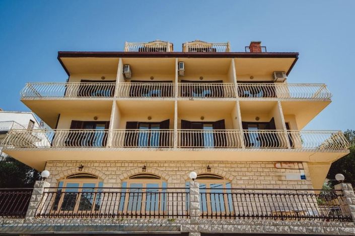 Image No.3-Propriété de 15 chambres à vendre à Seget