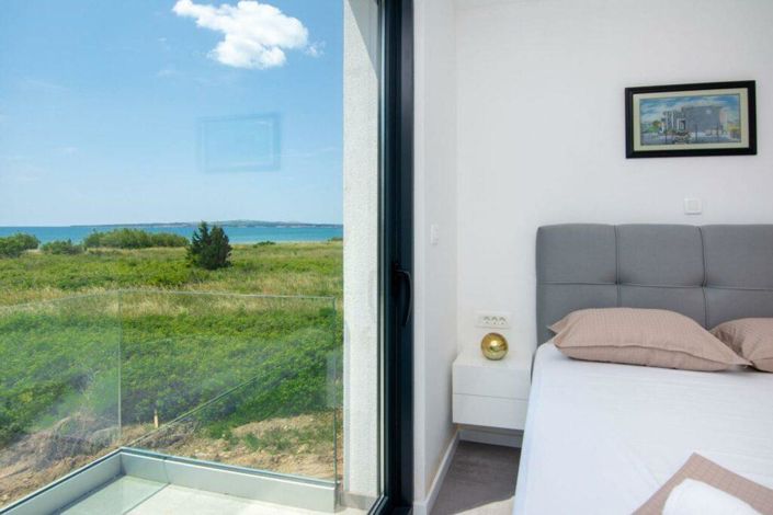 Image No.25-4 Bed Property for sale