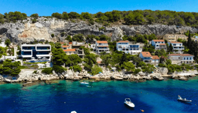 1 - Hvar, Propriété
