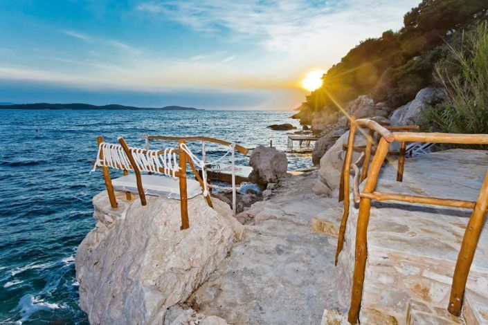 Image No.11-7 Bed Property for sale