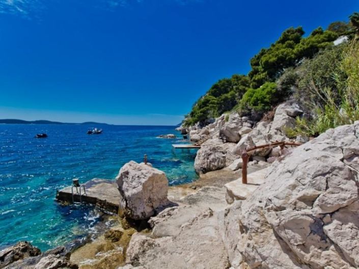 Image No.6-7 Bed Property for sale