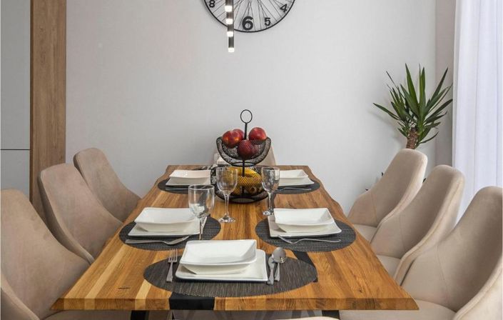 Image No.14-3 Bed Property for sale