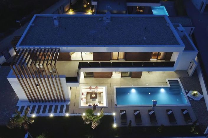 Image No.21-5 Bed Property for sale