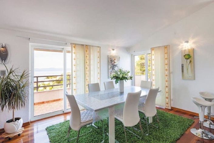 Image No.21-9 Bed Property for sale