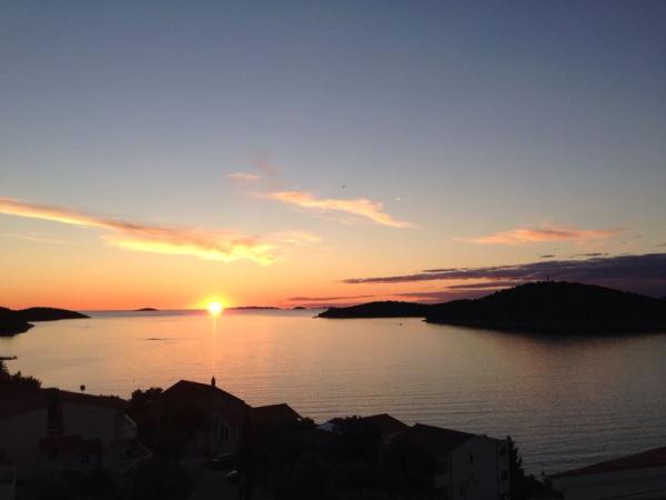 Image No.16-7 Bed Property for sale