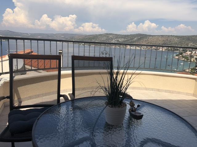 Image No.24-7 Bed Property for sale