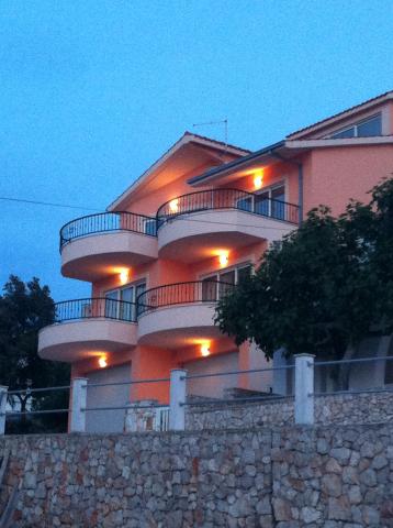 Image No.7-7 Bed Property for sale