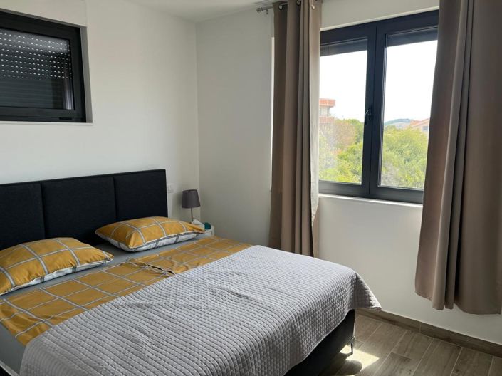 Image No.10-4 Bed Property for sale