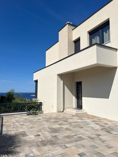 Image No.3-4 Bed Property for sale