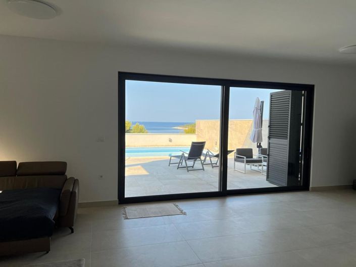 Image No.8-4 Bed Property for sale