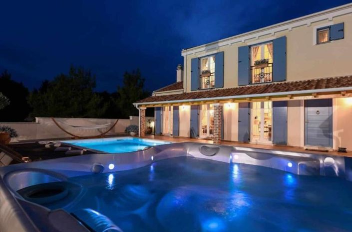 Image No.1-3 Bed Property for sale