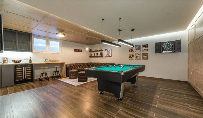 Image No.20-5 Bed Property for sale