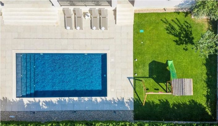 Image No.3-5 Bed Property for sale