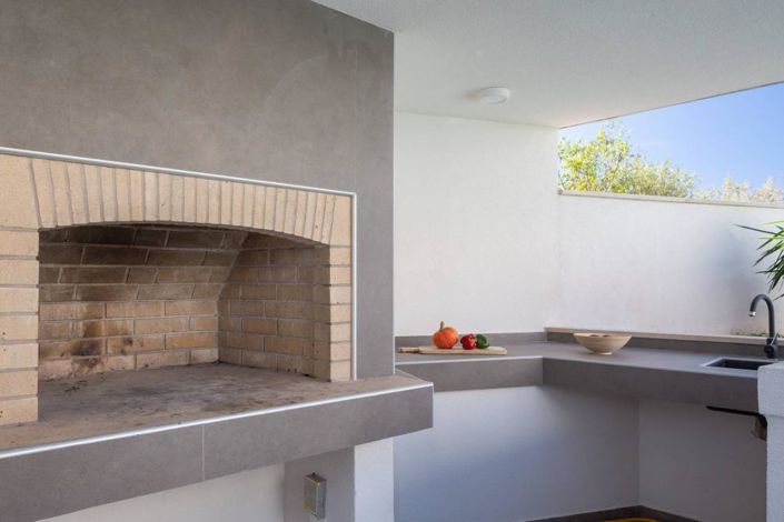 Image No.18-4 Bed Property for sale