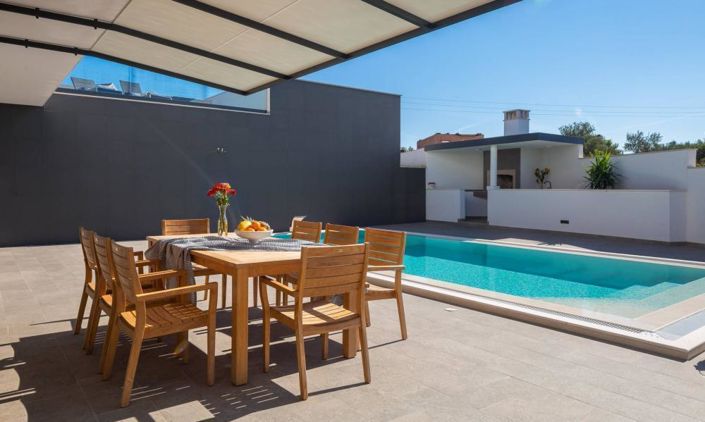 Image No.3-4 Bed Property for sale