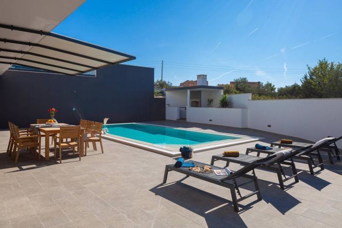 Image No.8-4 Bed Property for sale