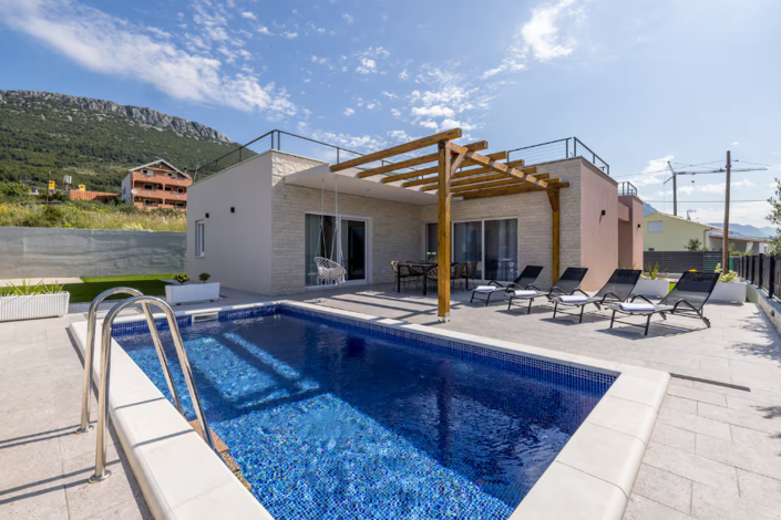 Image No.1-Propriété de 4 chambres à vendre à Kaštel Stari
