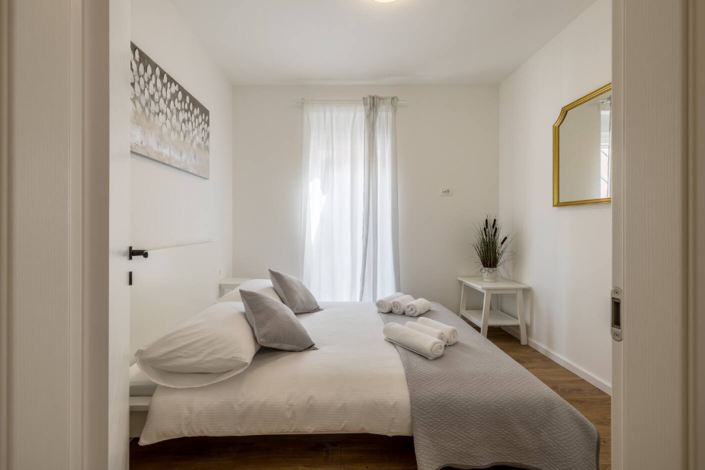 Image No.12-4 Bed Property for sale