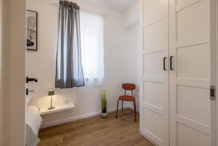 Image No.19-4 Bed Property for sale