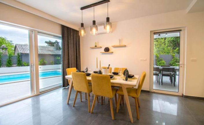 Image No.13-3 Bed Property for sale