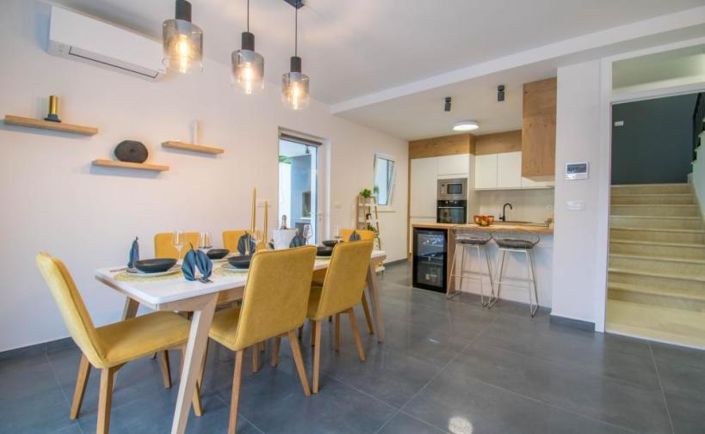 Image No.15-3 Bed Property for sale