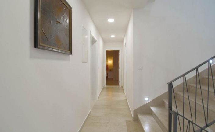 Image No.20-3 Bed Property for sale